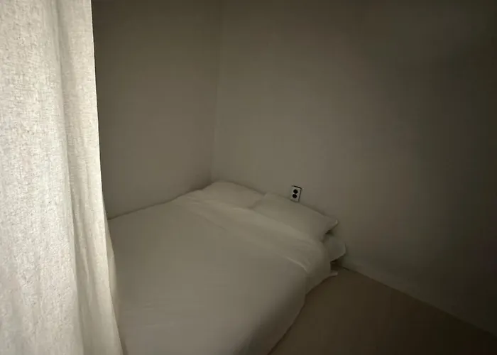 Long-stay Offer - Rafine House Modern Cozy In The Heart Of Line 2 Apartment Seoul