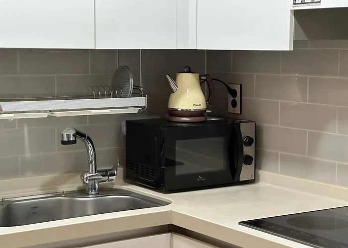 Apartment Long-stay Offer - Rafine House Modern Cozy In The Heart Of Line 2 Seoul